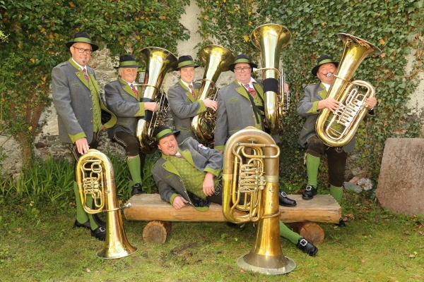 Tuba: Helmut Reiter (links), Herbert Thöringer, Martin Grundner, Karl Schwab, Josef Zeiler, Willi Walcher